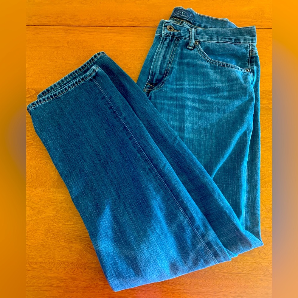 Men’s Straight Leg Lucky Brand Jeans. Size 32.